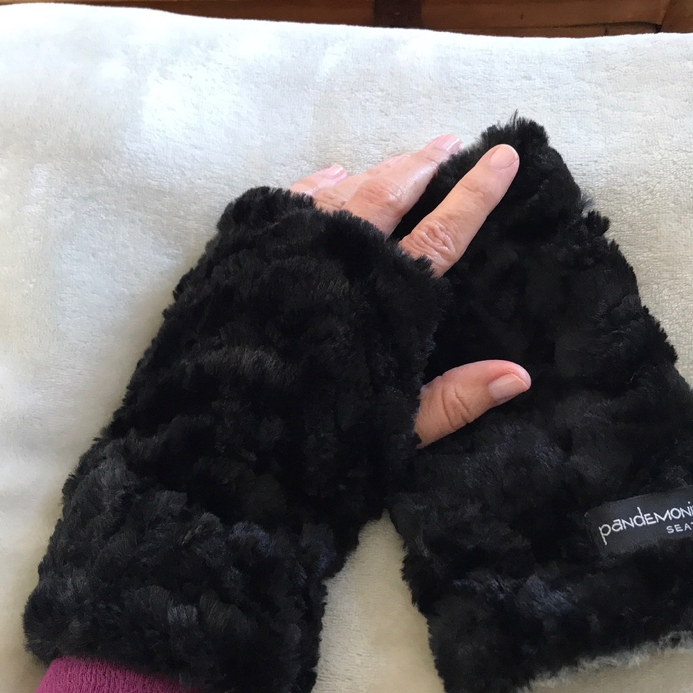 Fingerless Gloves!